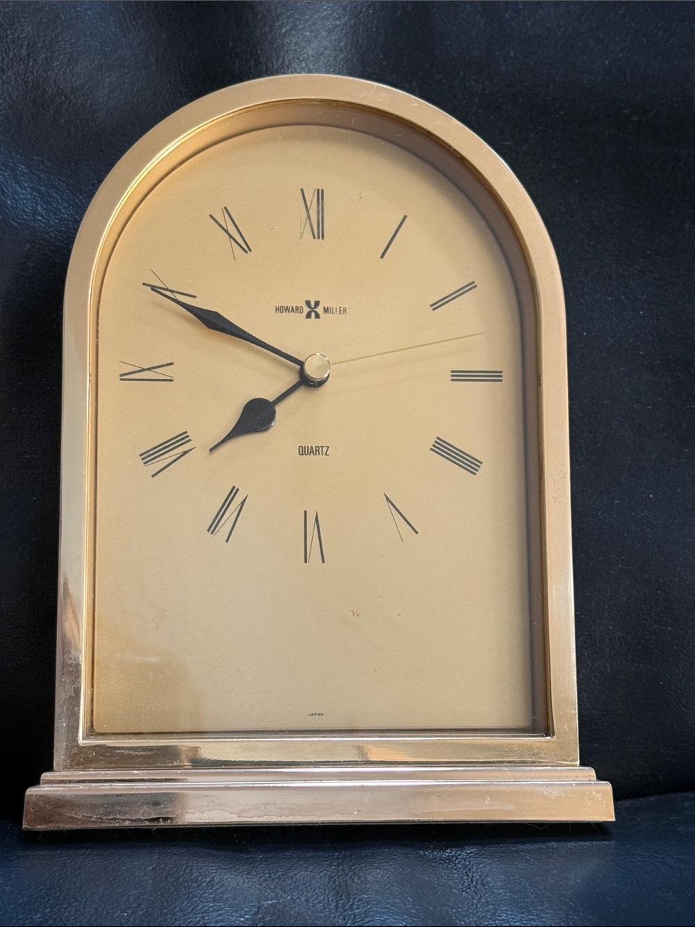 Howard Miller Gold Tone Arch Mantel Clock 🕰️ Works Keeps Time Vintage Classic